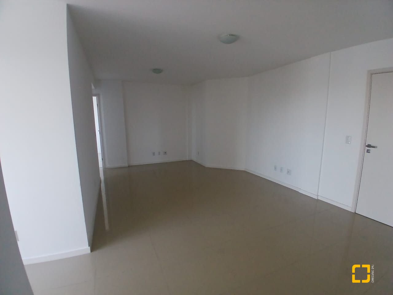 Apartamento com 76m², 2 quartos (sendo 1 suíte), 1 garagem, no bairro Bela Vista em São José