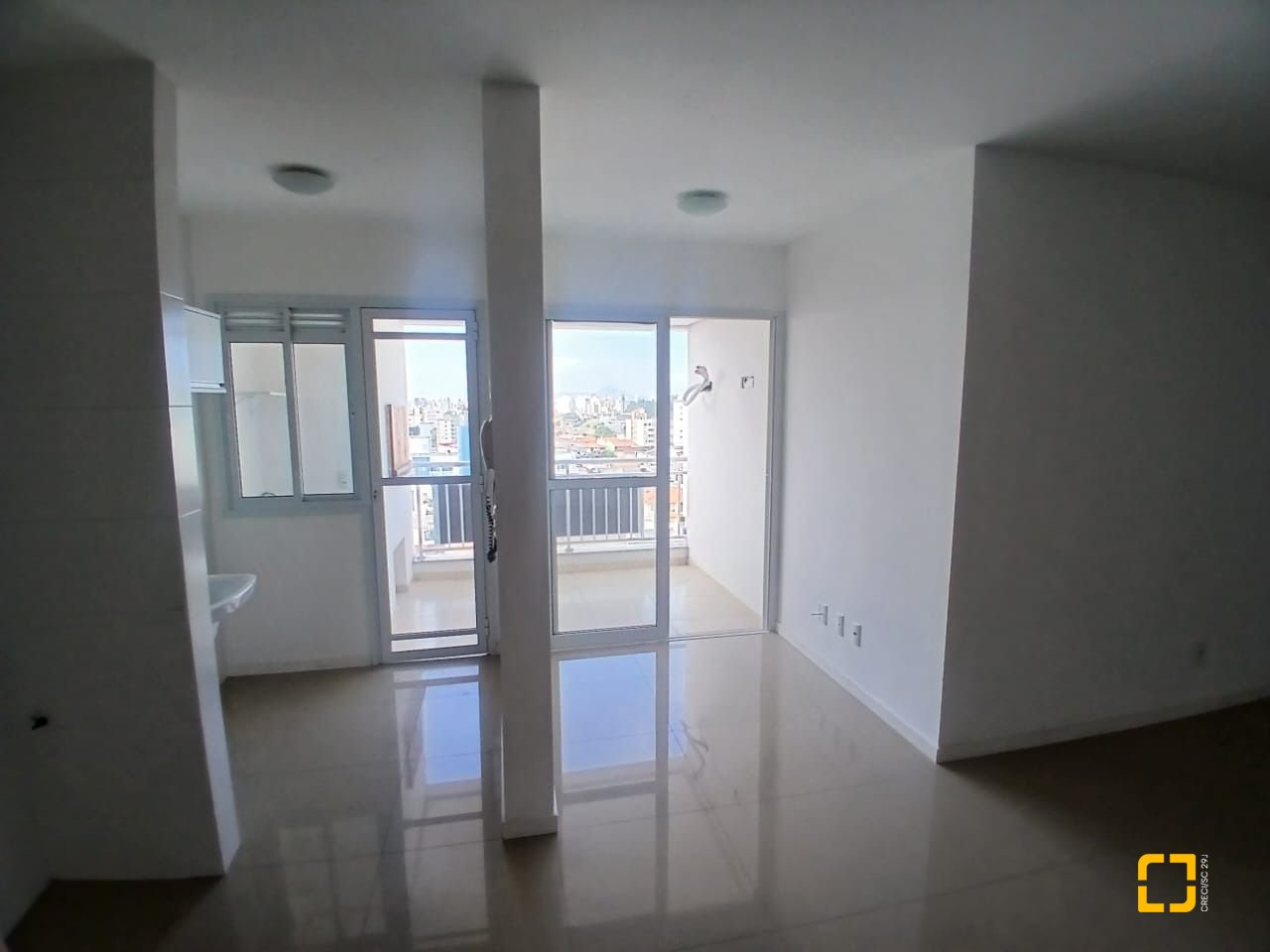 Apartamento com 76m², 2 quartos (sendo 1 suíte), 1 garagem, no bairro Bela Vista em São José