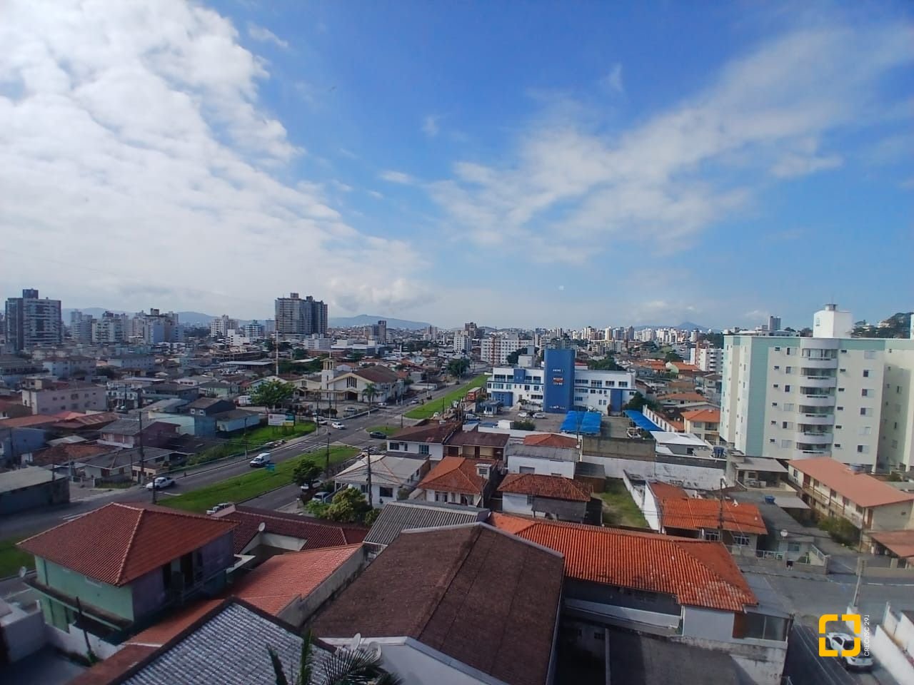 Apartamento com 76m², 2 quartos (sendo 1 suíte), 1 garagem, no bairro Bela Vista em São José
