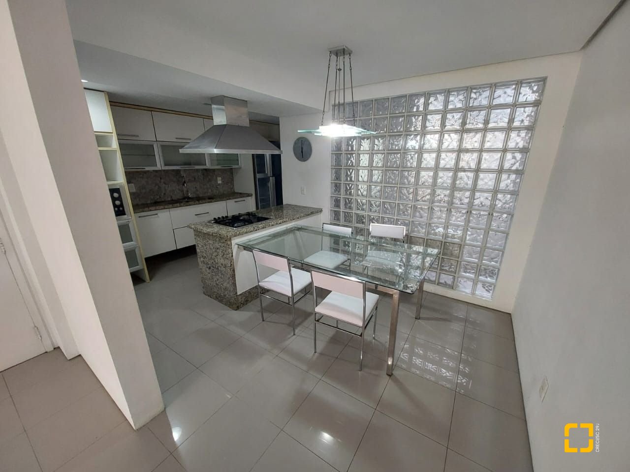 Apartamento com 100m², 3 quartos, 1 garagem, no bairro Centro em Florianópolis