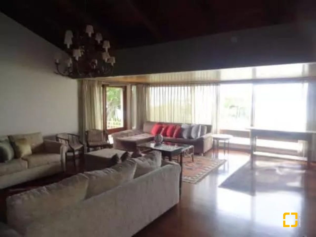Casa com 542m², 6 quartos (sendo 3 suítes), 4 garagens, no bairro Itaguaçu em Florianópolis