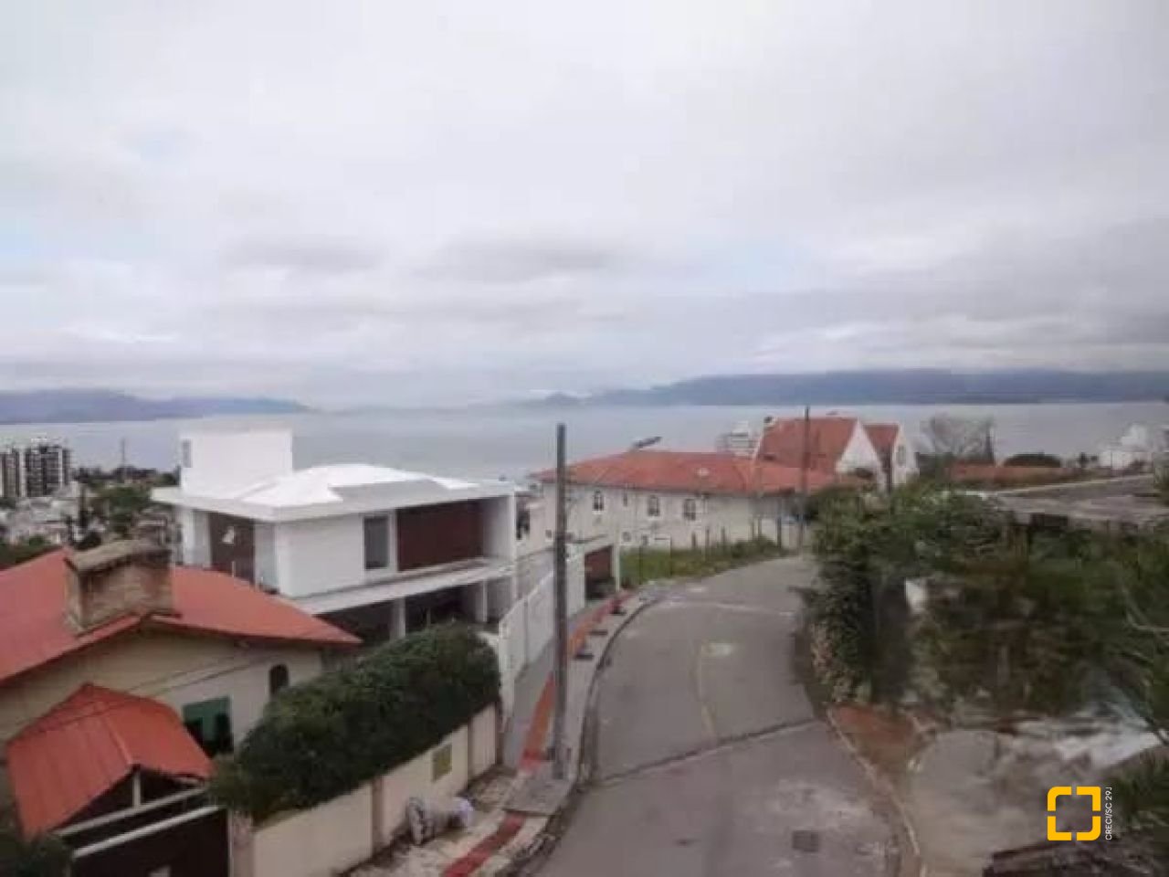 Casa com 542m², 6 quartos (sendo 3 suítes), 4 garagens, no bairro Itaguaçu em Florianópolis