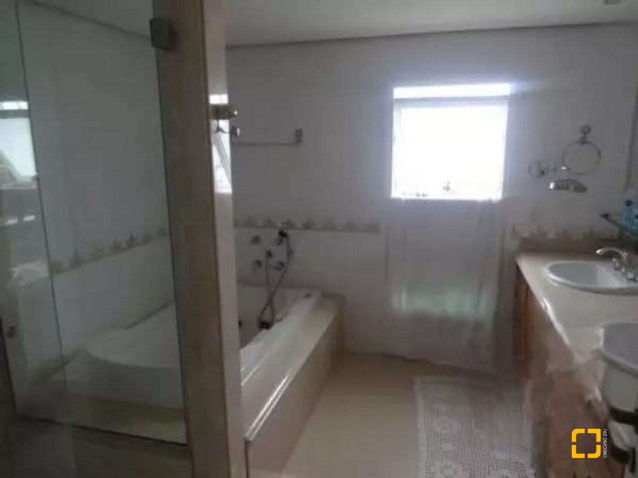 Casa com 542m², 6 quartos (sendo 3 suítes), 4 garagens, no bairro Itaguaçu em Florianópolis