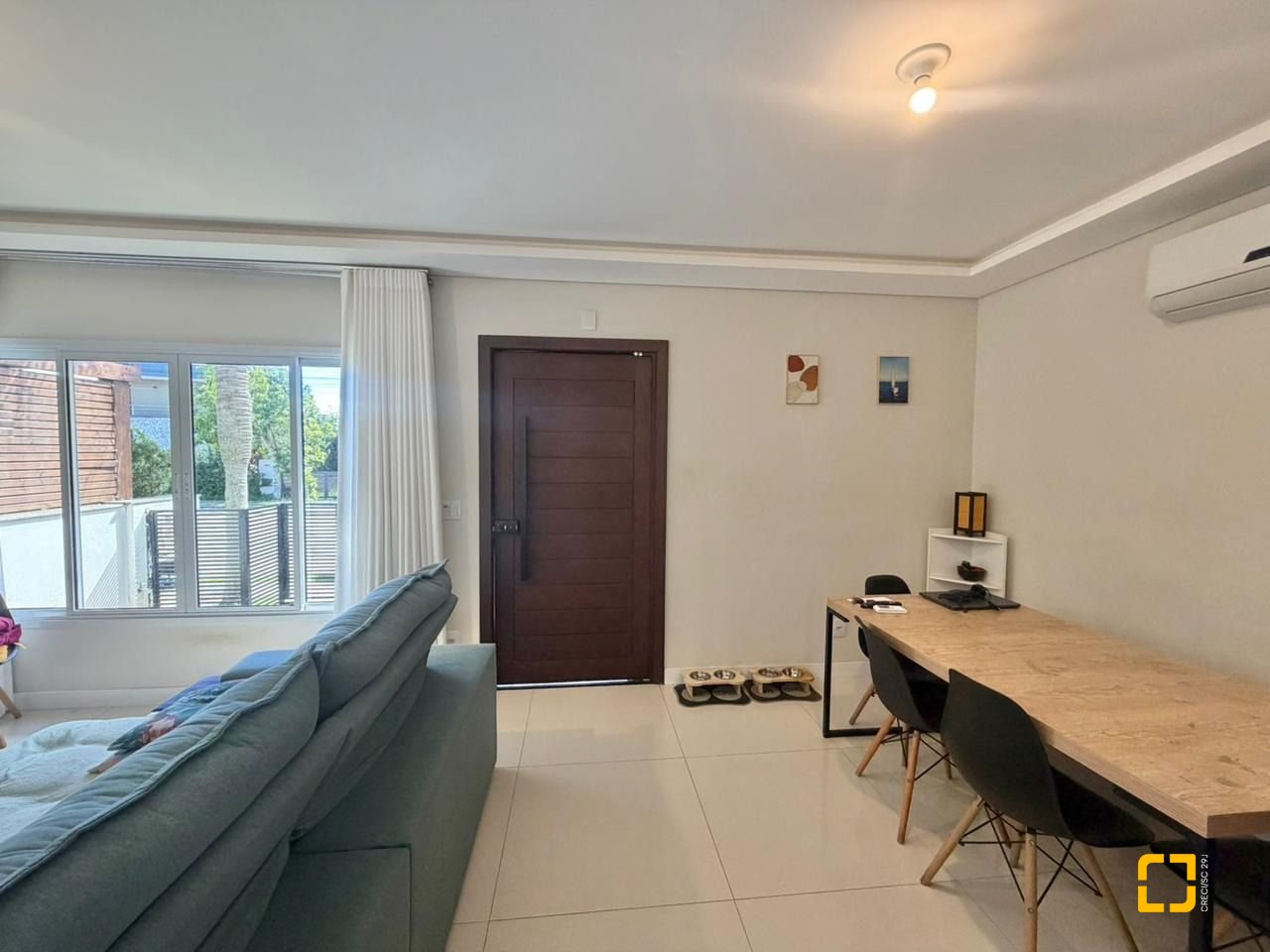 Casa com 124m², 6 quartos (sendo 3 suítes), 2 garagens, no bairro Cachoeira do Bom Jesus em Florianópolis