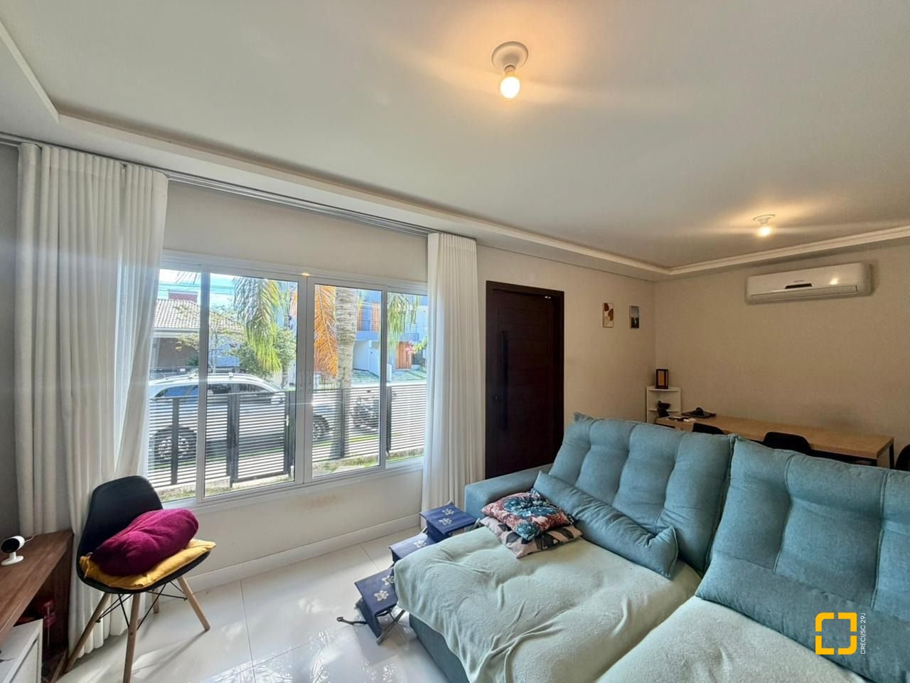 Casa com 124m², 6 quartos (sendo 3 suítes), 2 garagens, no bairro Cachoeira do Bom Jesus em Florianópolis