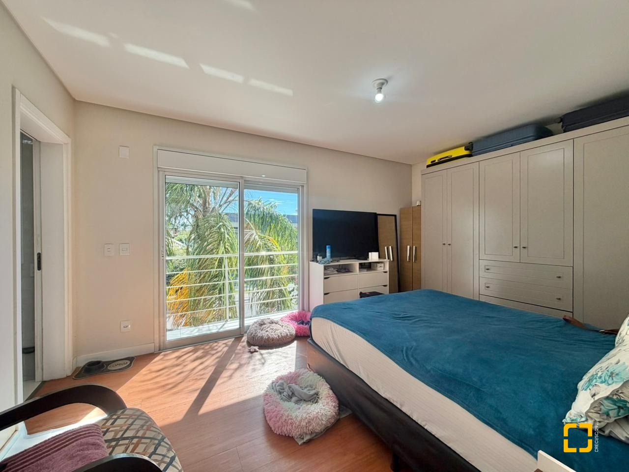 Casa com 124m², 6 quartos (sendo 3 suítes), 2 garagens, no bairro Cachoeira do Bom Jesus em Florianópolis