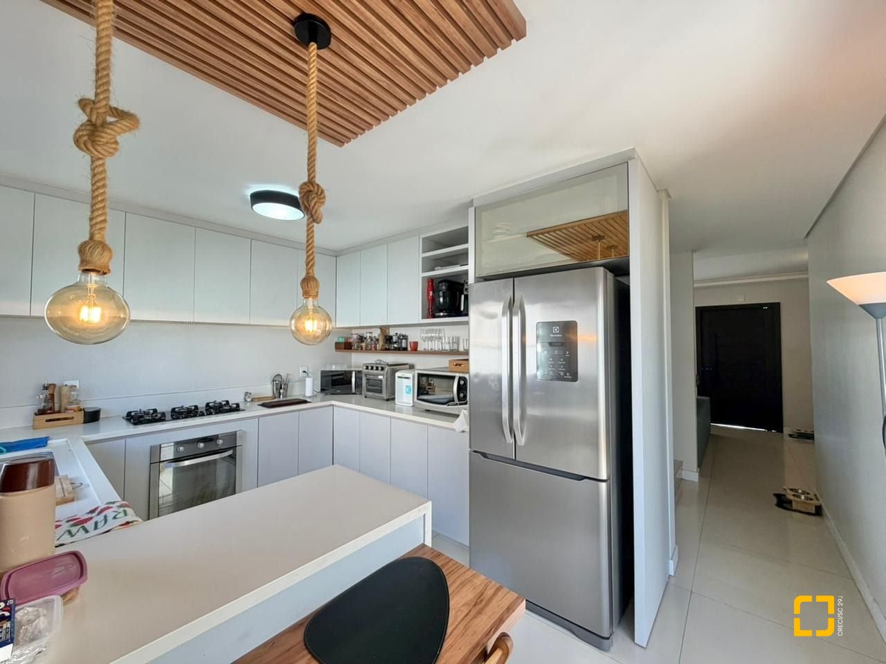 Casa com 124m², 6 quartos (sendo 3 suítes), 2 garagens, no bairro Cachoeira do Bom Jesus em Florianópolis