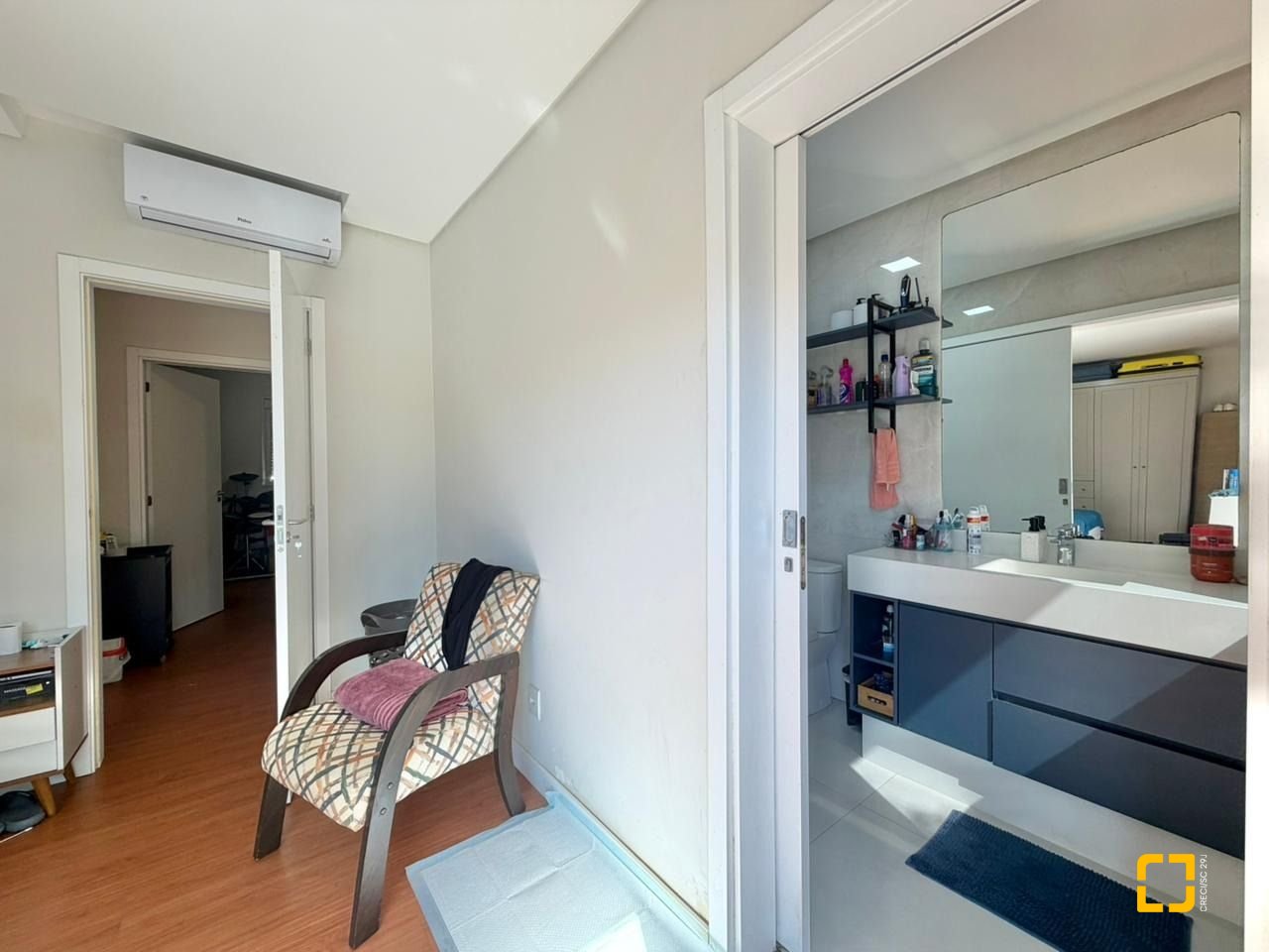 Casa com 124m², 6 quartos (sendo 3 suítes), 2 garagens, no bairro Cachoeira do Bom Jesus em Florianópolis