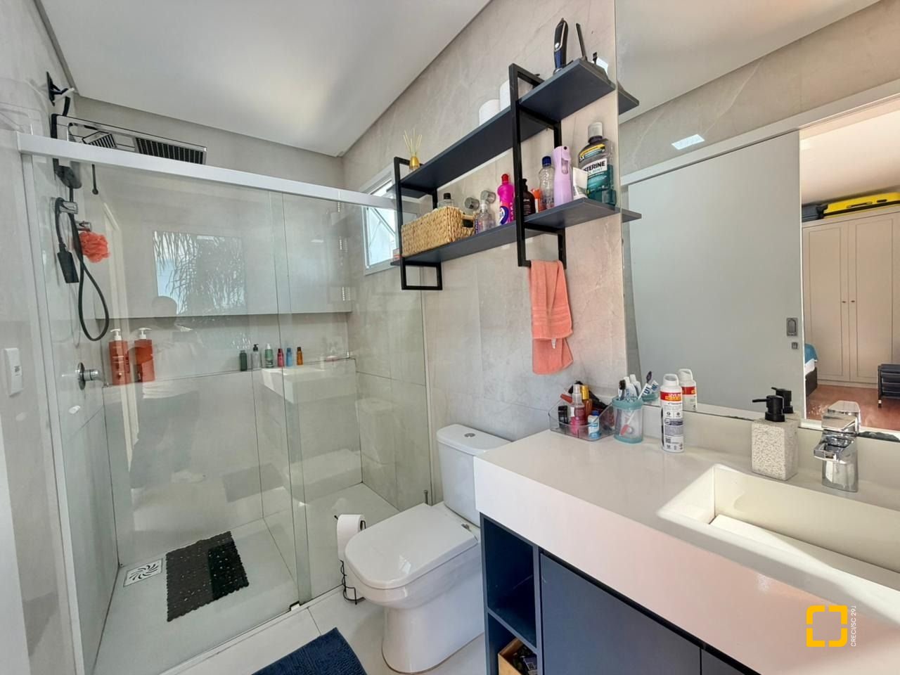Casa com 124m², 6 quartos (sendo 3 suítes), 2 garagens, no bairro Cachoeira do Bom Jesus em Florianópolis