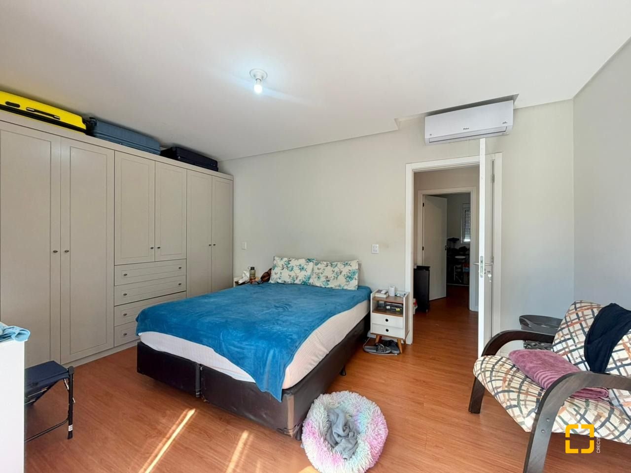 Casa com 124m², 6 quartos (sendo 3 suítes), 2 garagens, no bairro Cachoeira do Bom Jesus em Florianópolis