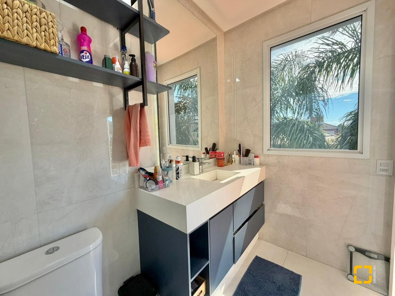 Casa com 124m², 6 quartos (sendo 3 suítes), 2 garagens, no bairro Cachoeira do Bom Jesus em Florianópolis