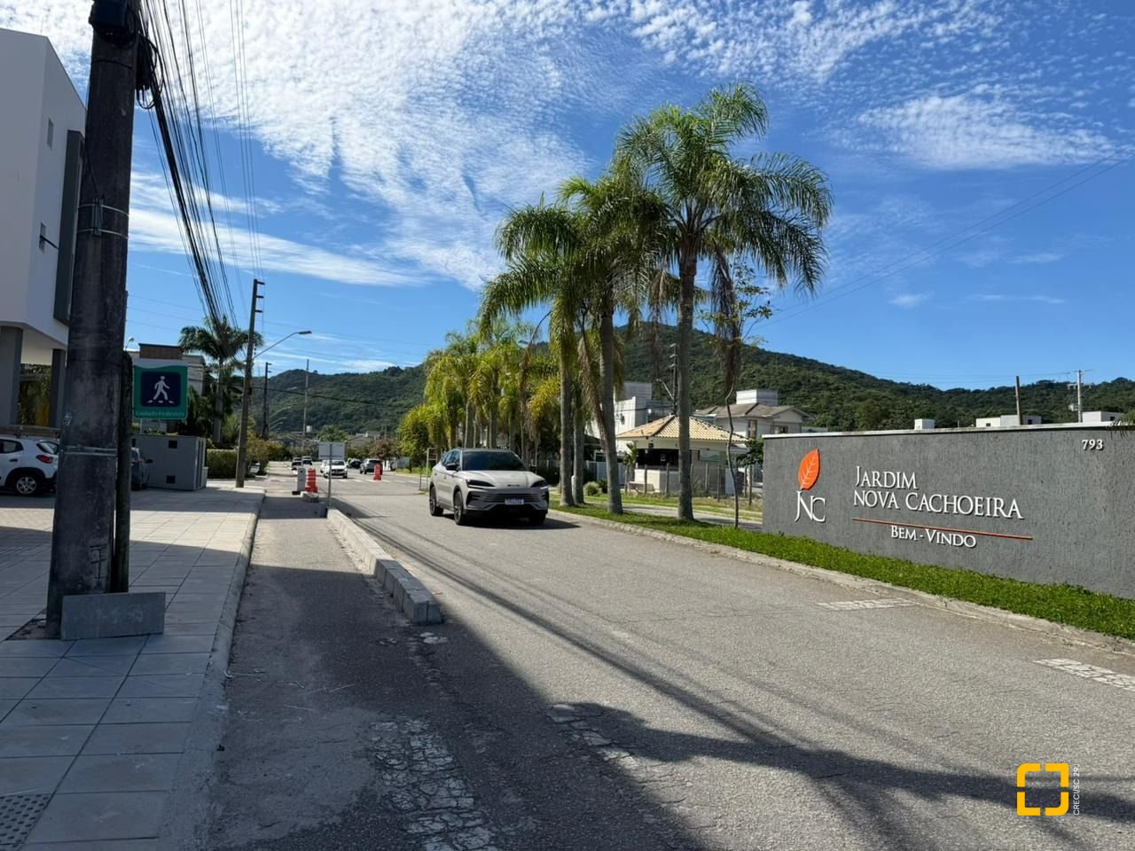 Casa com 124m², 6 quartos (sendo 3 suítes), 2 garagens, no bairro Cachoeira do Bom Jesus em Florianópolis