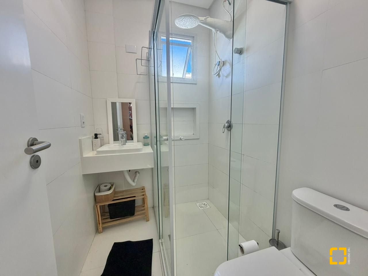 Casa com 124m², 6 quartos (sendo 3 suítes), 2 garagens, no bairro Cachoeira do Bom Jesus em Florianópolis