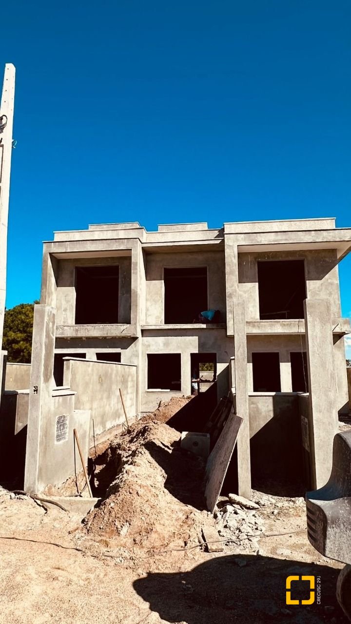 Casa com 120m², 4 quartos (sendo 2 suítes), 2 garagens, no bairro Rio Vermelho em Florianópolis
