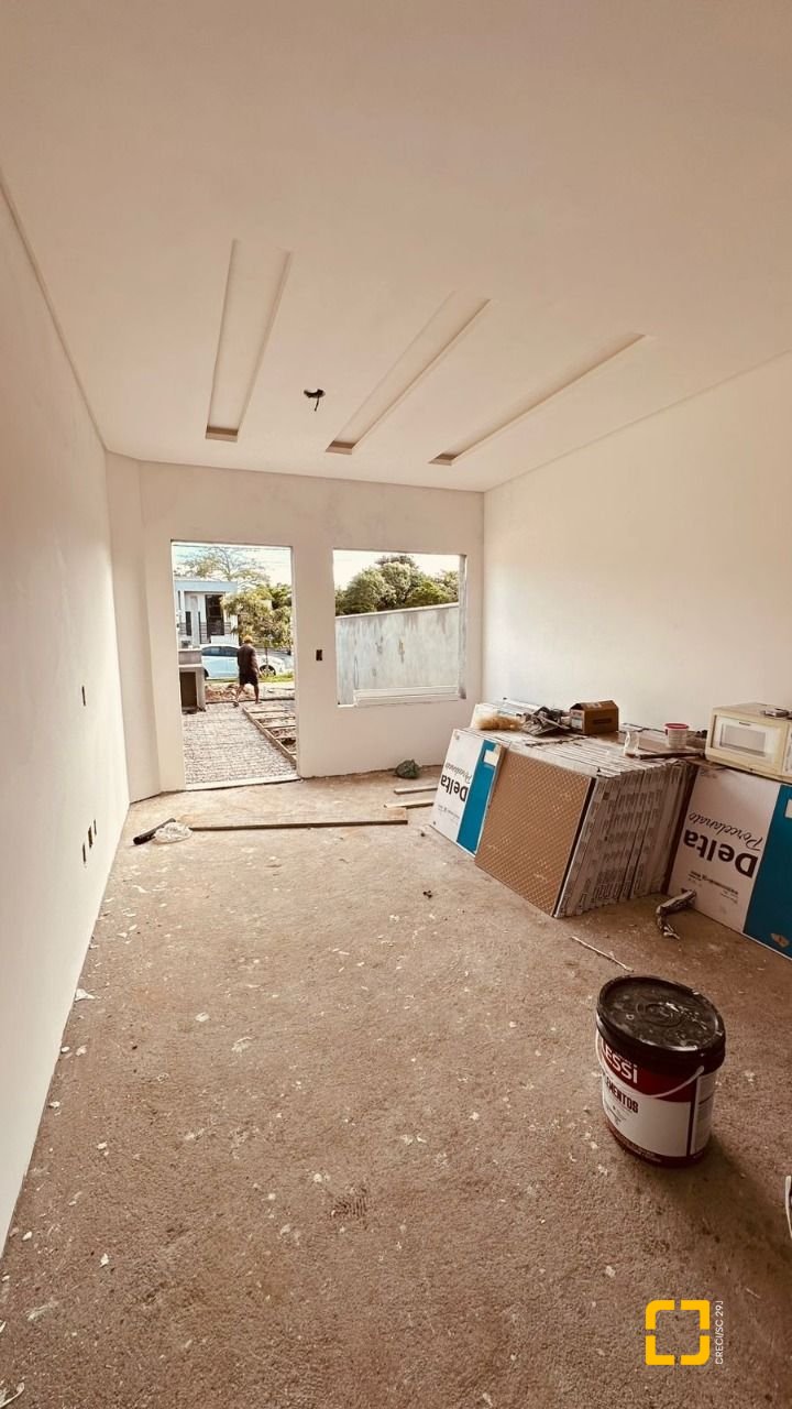 Casa com 120m², 4 quartos (sendo 2 suítes), 2 garagens, no bairro Rio Vermelho em Florianópolis