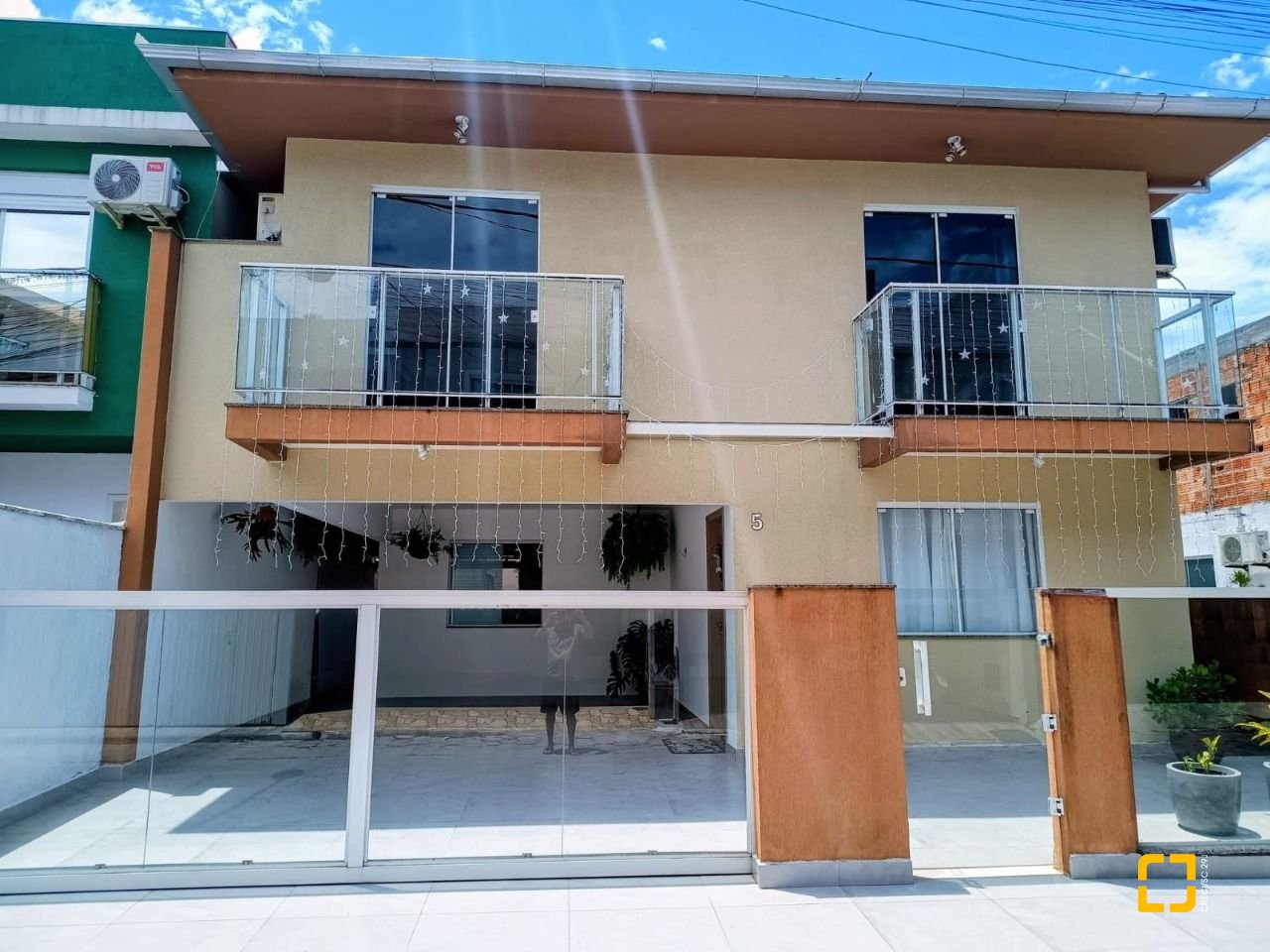 Casa com 250m², 4 quartos (sendo 1 suíte), 3 garagens, no bairro Ingleses em Florianópolis