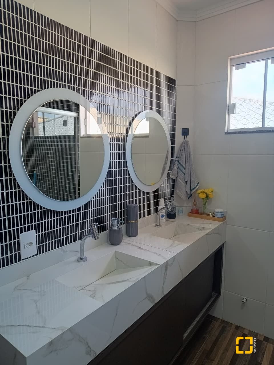Casa com 250m², 4 quartos (sendo 1 suíte), 3 garagens, no bairro Ingleses em Florianópolis