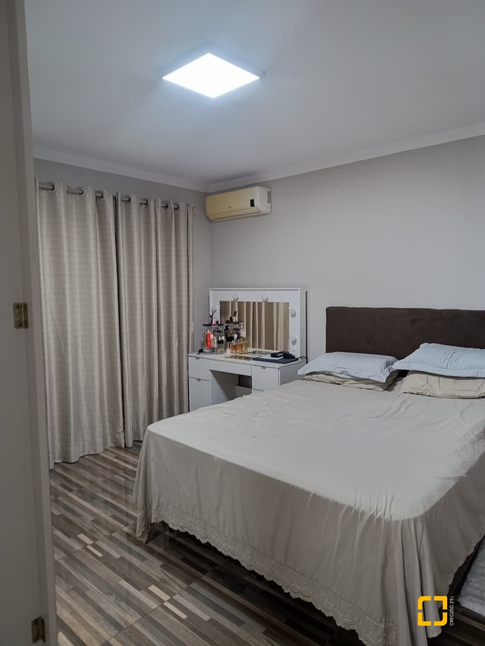 Casa com 250m², 4 quartos (sendo 1 suíte), 3 garagens, no bairro Ingleses em Florianópolis