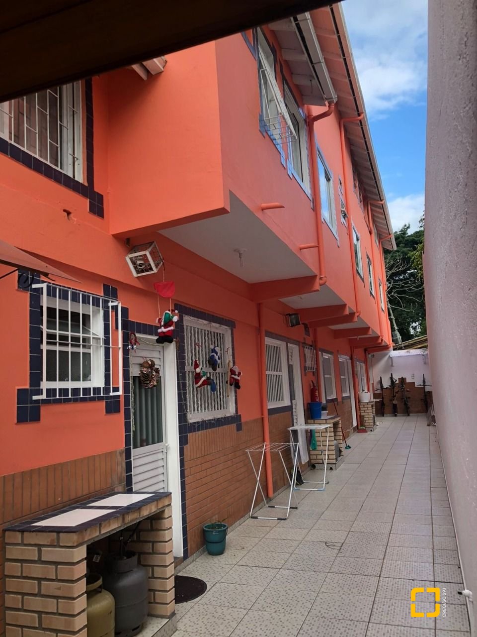 Casa com 168m², 30 quartos, 2 garagens, no bairro Carvoeira em Florianópolis