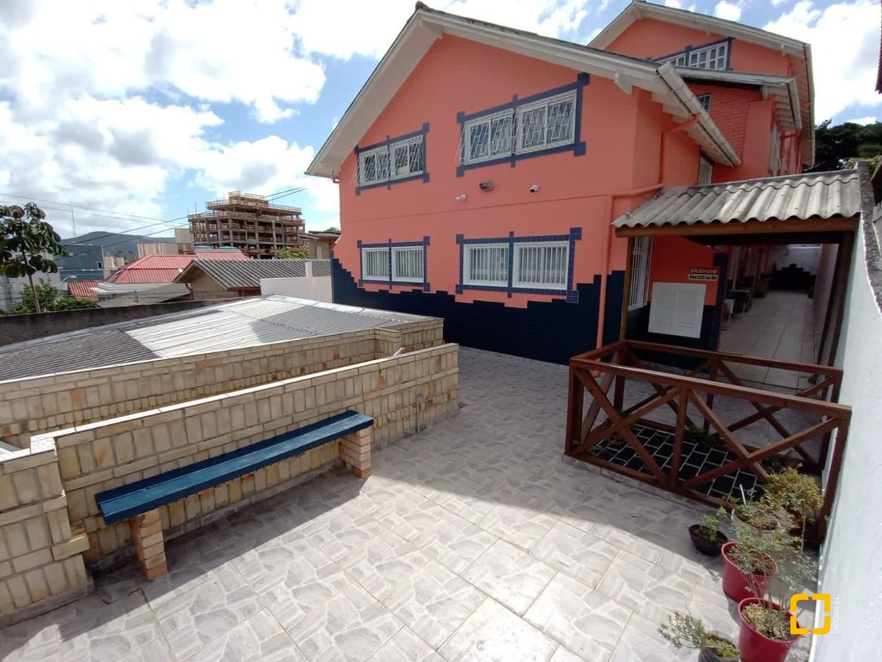 Casa com 168m², 30 quartos, 2 garagens, no bairro Carvoeira em Florianópolis