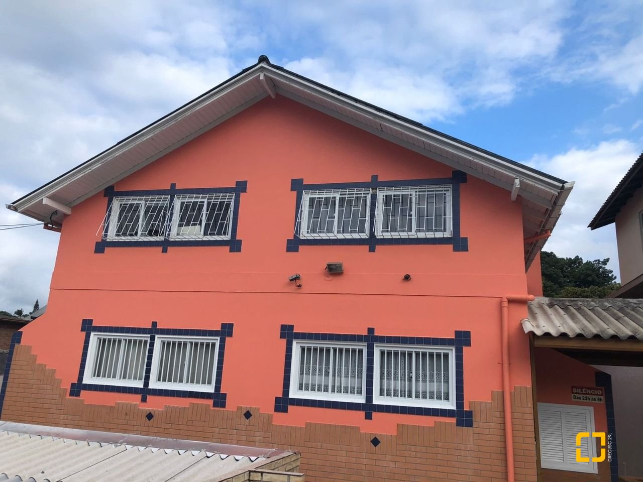 Casa com 168m², 30 quartos, 2 garagens, no bairro Carvoeira em Florianópolis