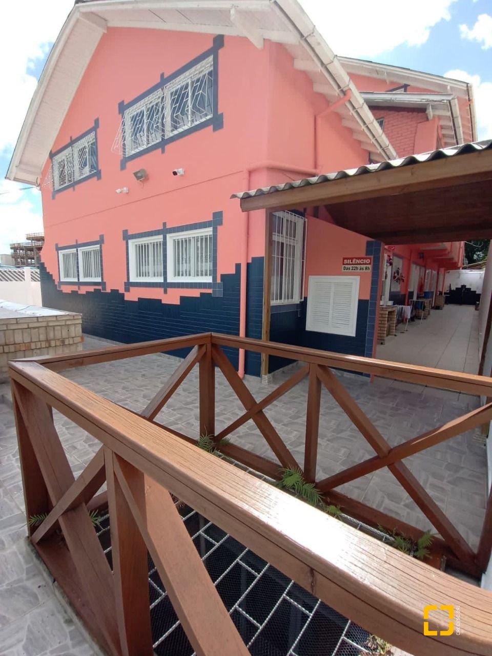 Casa com 168m², 30 quartos, 2 garagens, no bairro Carvoeira em Florianópolis