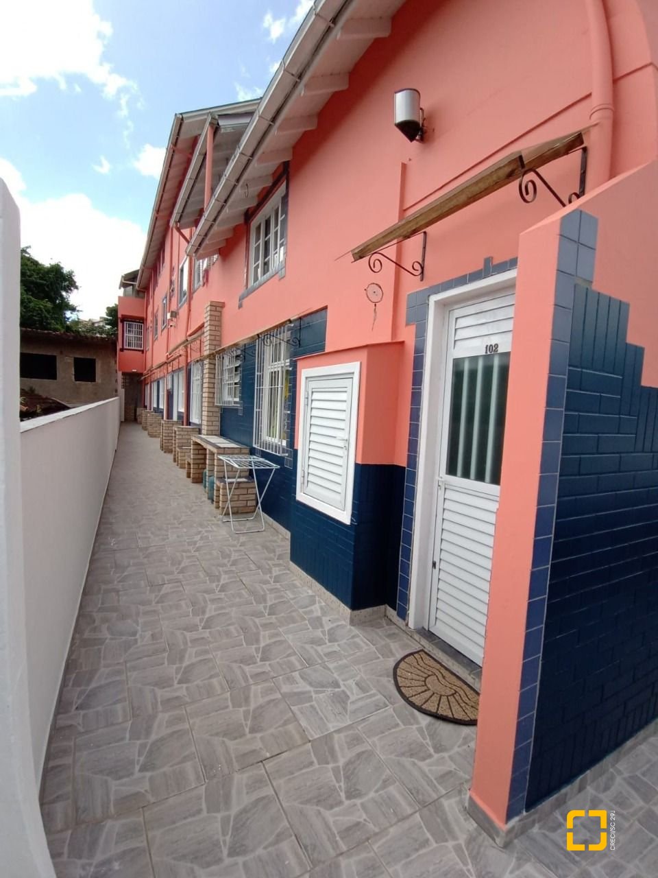 Casa com 168m², 30 quartos, 2 garagens, no bairro Carvoeira em Florianópolis