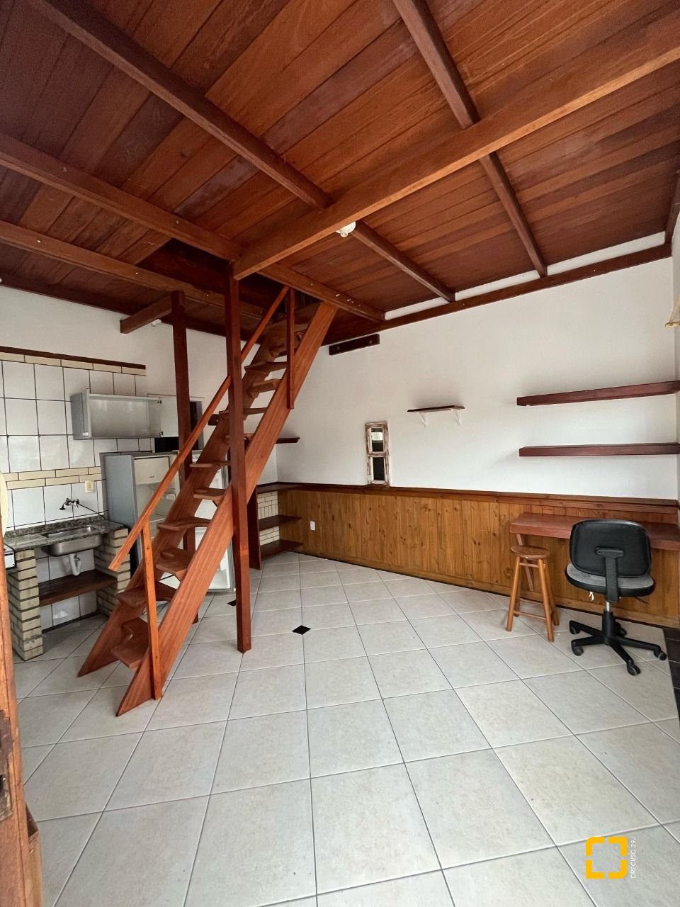 Casa com 168m², 30 quartos, 2 garagens, no bairro Carvoeira em Florianópolis