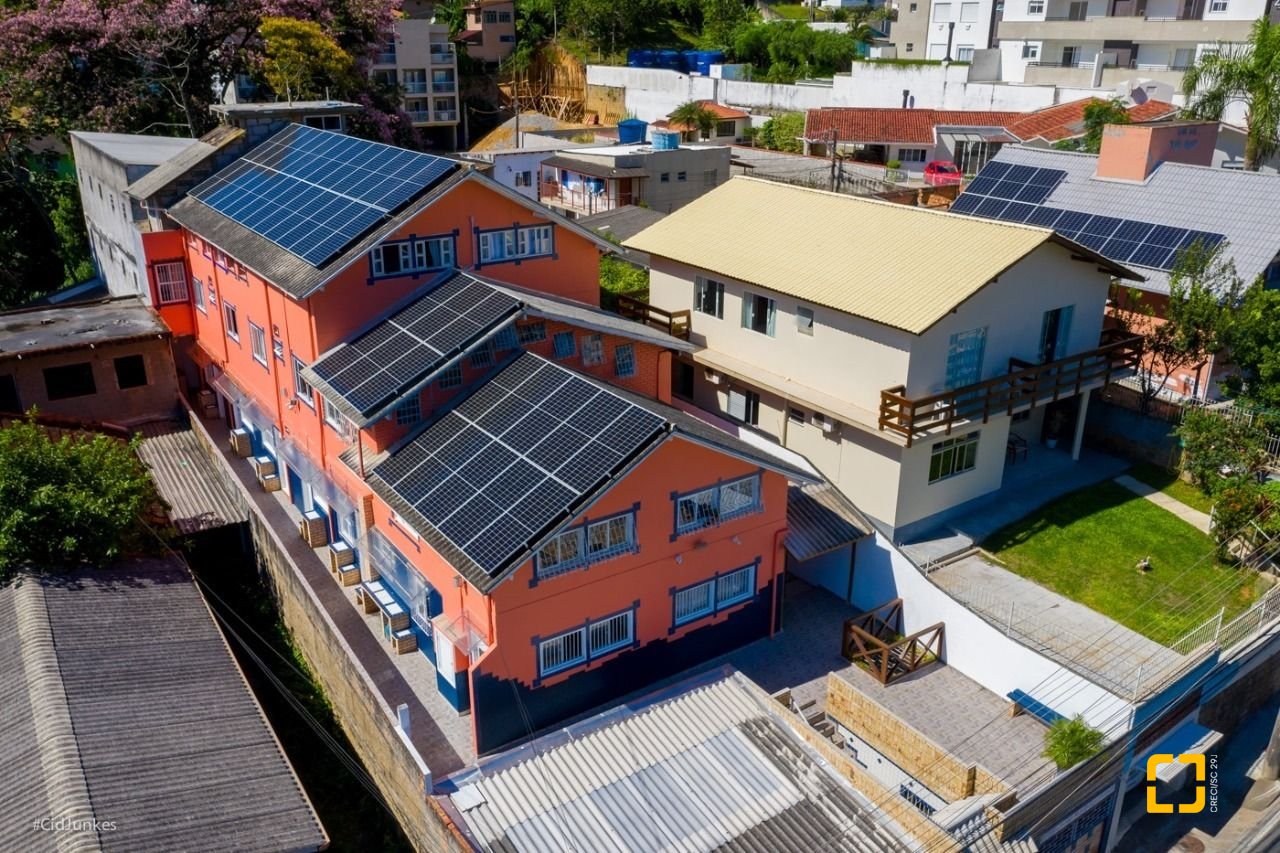 Casa com 168m², 30 quartos, 2 garagens, no bairro Carvoeira em Florianópolis