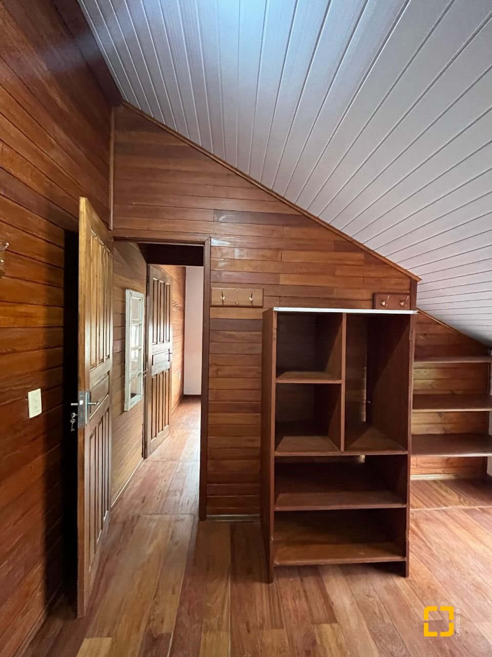 Casa com 168m², 30 quartos, 2 garagens, no bairro Carvoeira em Florianópolis