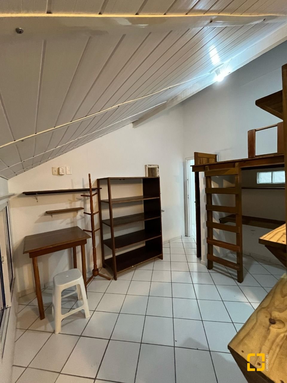 Casa com 168m², 30 quartos, 2 garagens, no bairro Carvoeira em Florianópolis