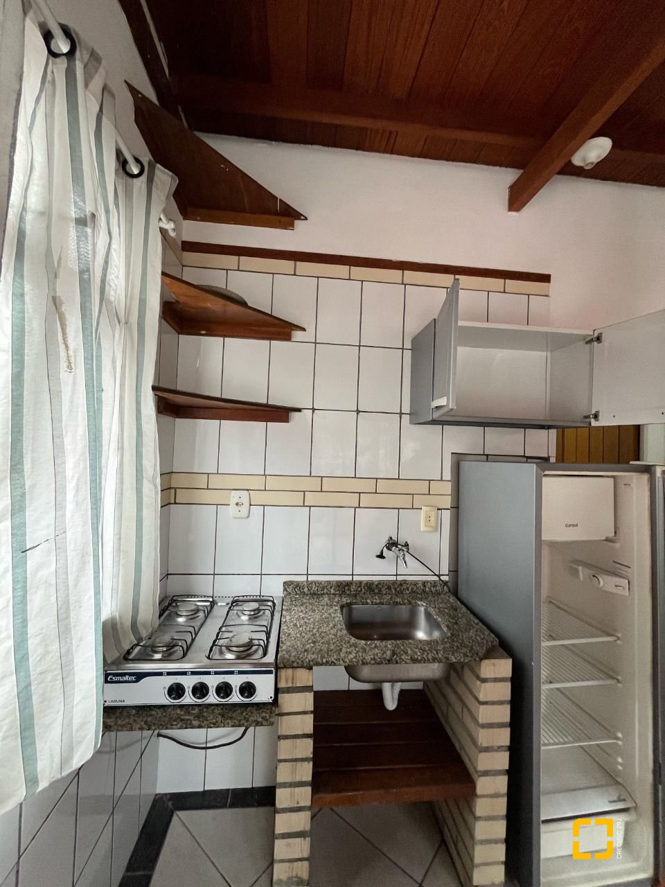 Casa com 168m², 30 quartos, 2 garagens, no bairro Carvoeira em Florianópolis