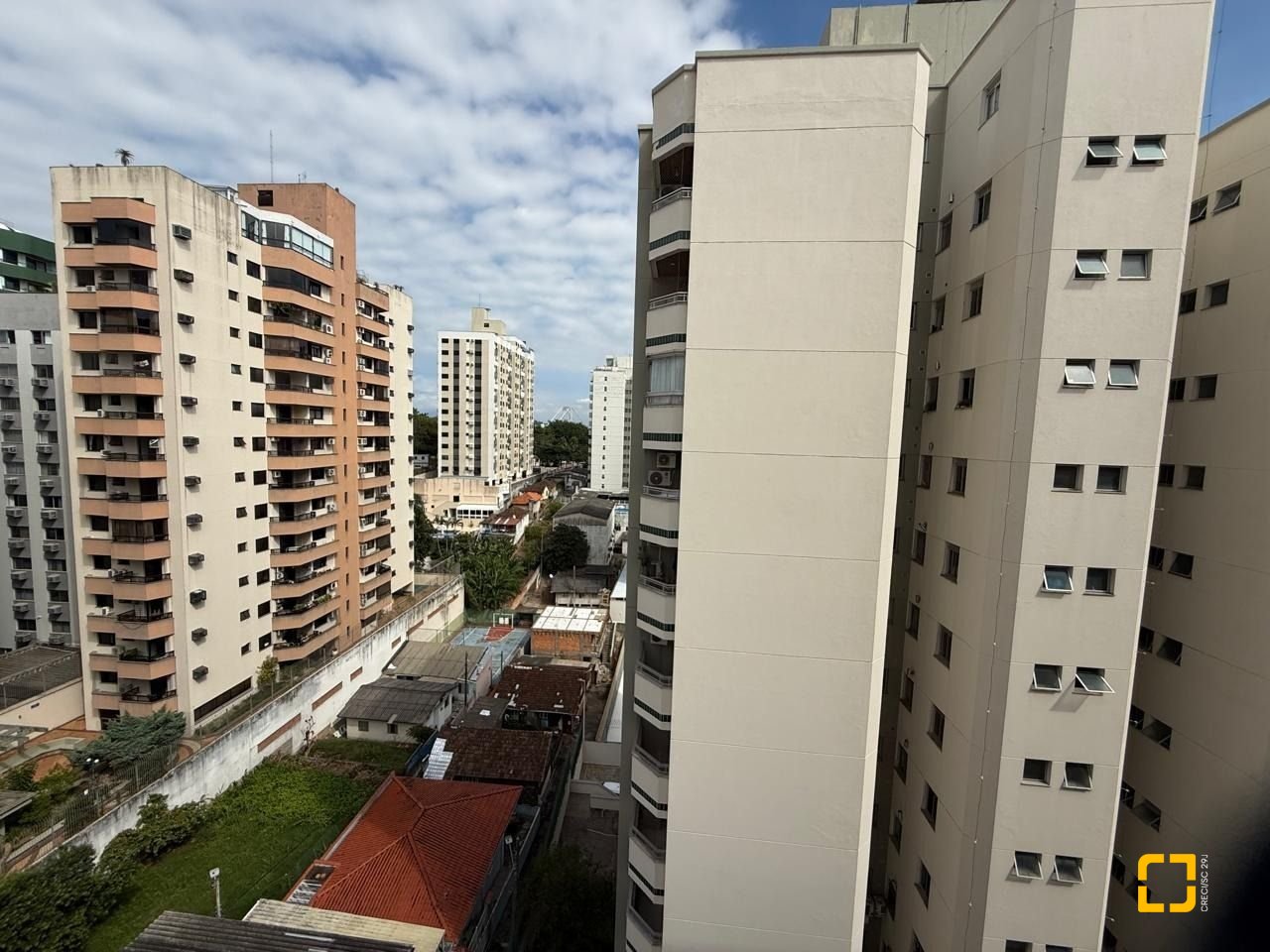 Apartamento com 123m², 4 quartos (sendo 1 suíte), 1 garagem, no bairro Centro em Florianópolis