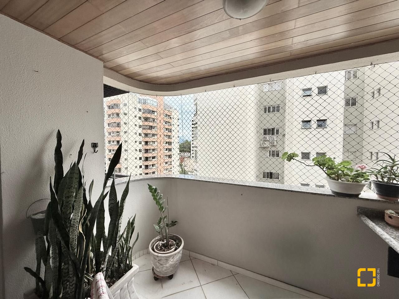Apartamento com 123m², 4 quartos (sendo 1 suíte), 1 garagem, no bairro Centro em Florianópolis