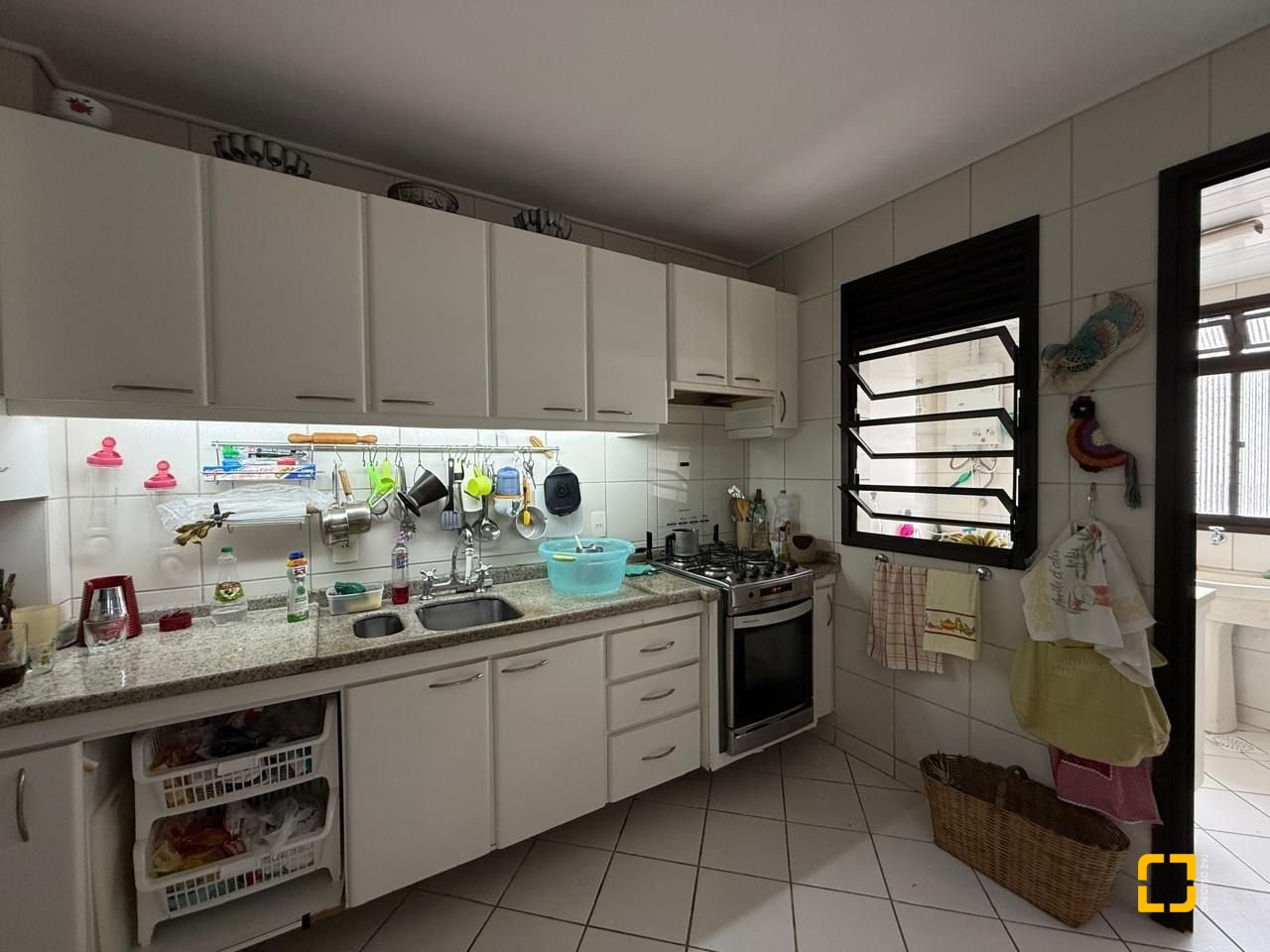 Apartamento com 123m², 4 quartos (sendo 1 suíte), 1 garagem, no bairro Centro em Florianópolis