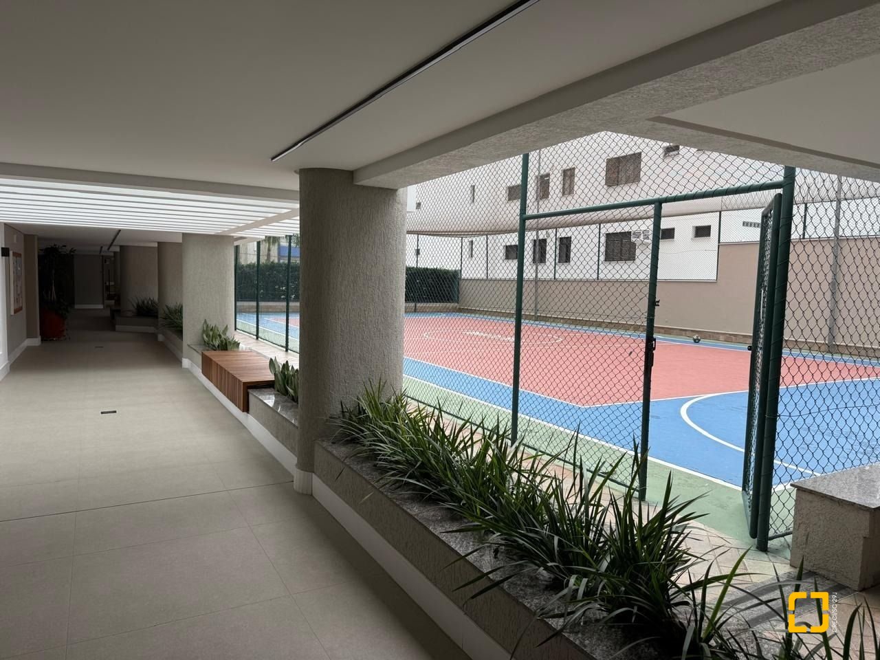 Apartamento com 123m², 4 quartos (sendo 1 suíte), 1 garagem, no bairro Centro em Florianópolis