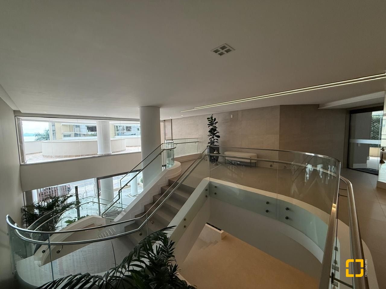 Apartamento com 123m², 4 quartos (sendo 1 suíte), 1 garagem, no bairro Centro em Florianópolis