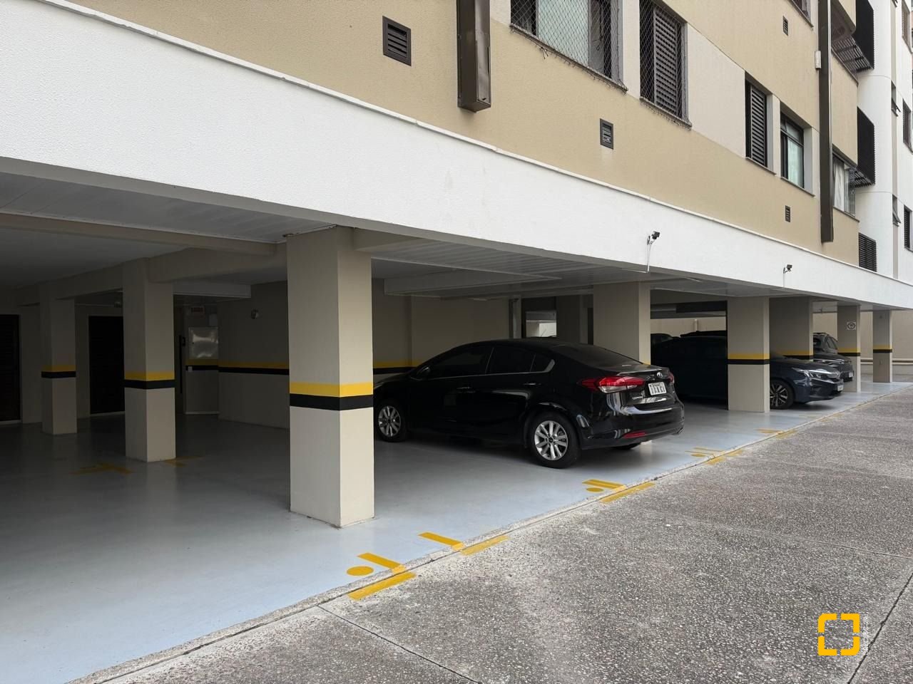 Apartamento com 123m², 4 quartos (sendo 1 suíte), 1 garagem, no bairro Centro em Florianópolis