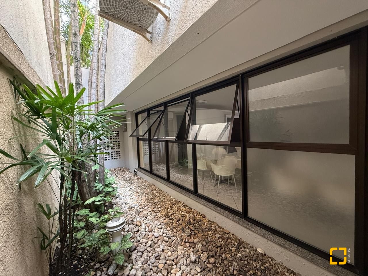 Apartamento com 123m², 4 quartos (sendo 1 suíte), 1 garagem, no bairro Centro em Florianópolis