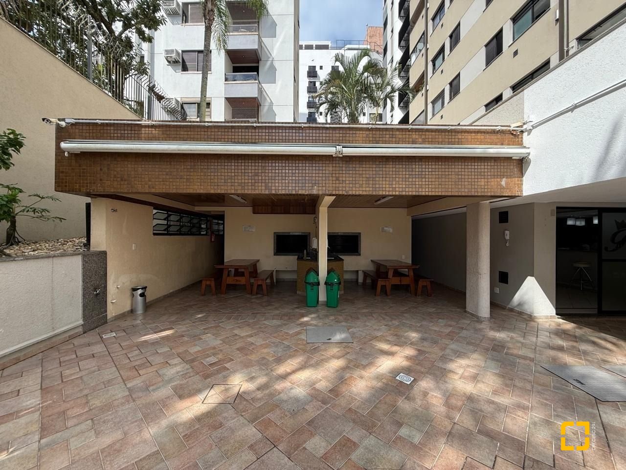 Apartamento com 123m², 4 quartos (sendo 1 suíte), 1 garagem, no bairro Centro em Florianópolis