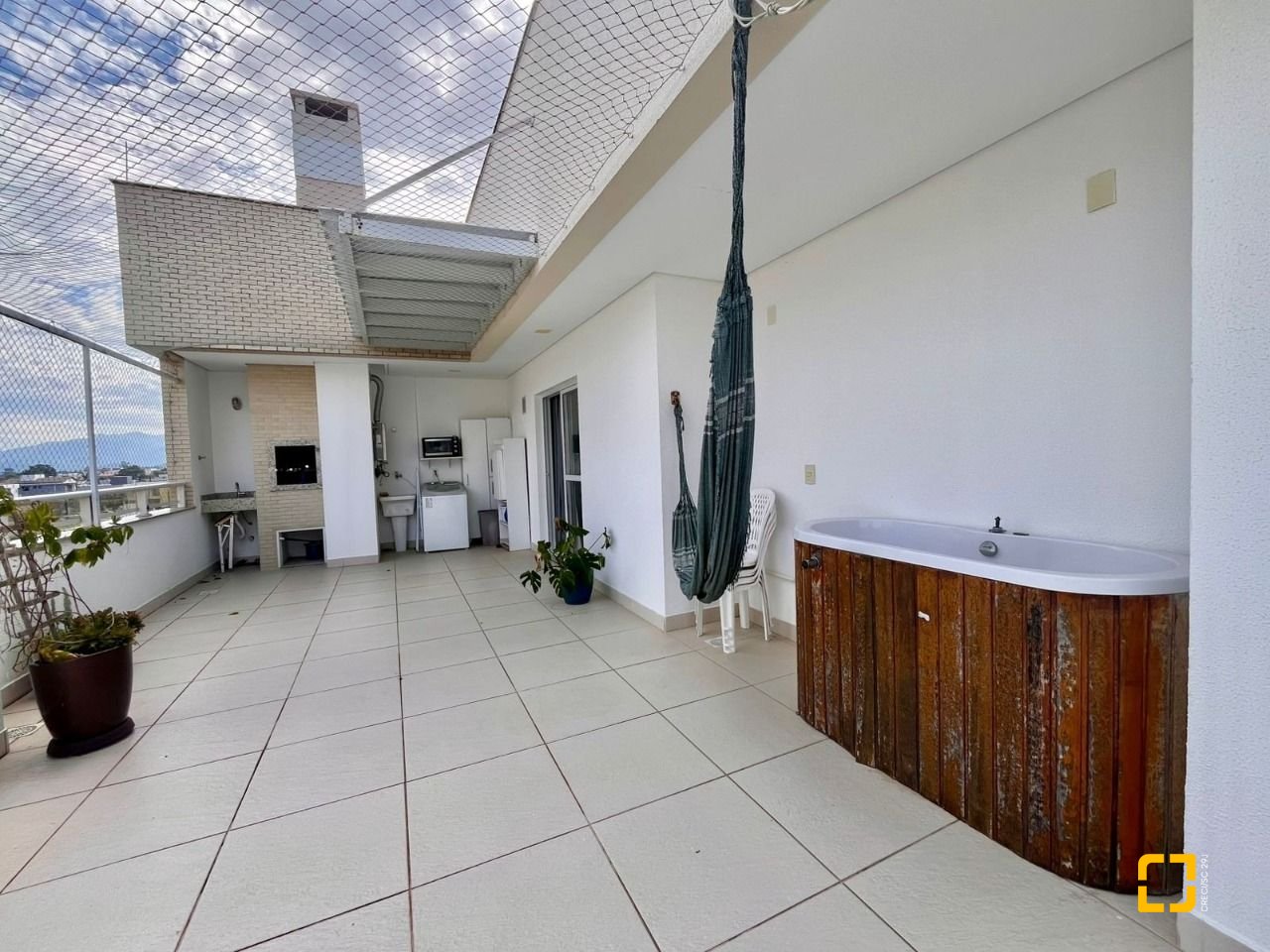 Cobertura com 80m², 1 quarto, 1 garagem, no bairro Campeche em Florianópolis