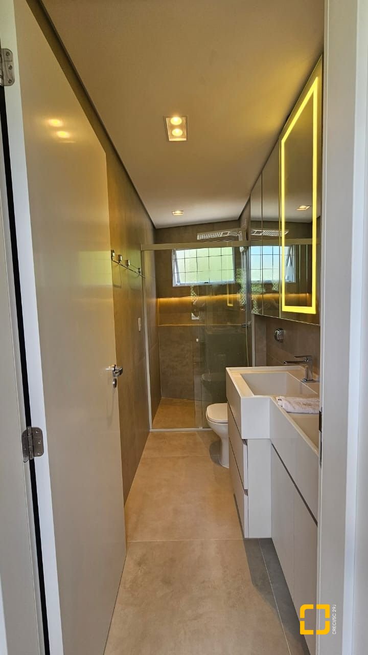 Apartamento com 84m², 3 quartos (sendo 1 suíte), 1 garagem, no bairro Jurerê em Florianópolis