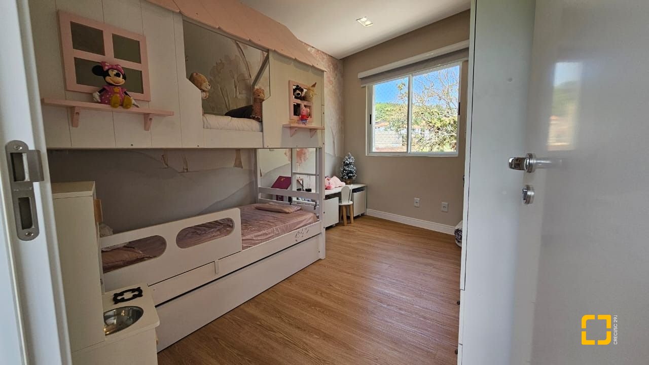 Apartamento com 84m², 3 quartos (sendo 1 suíte), 1 garagem, no bairro Jurerê em Florianópolis