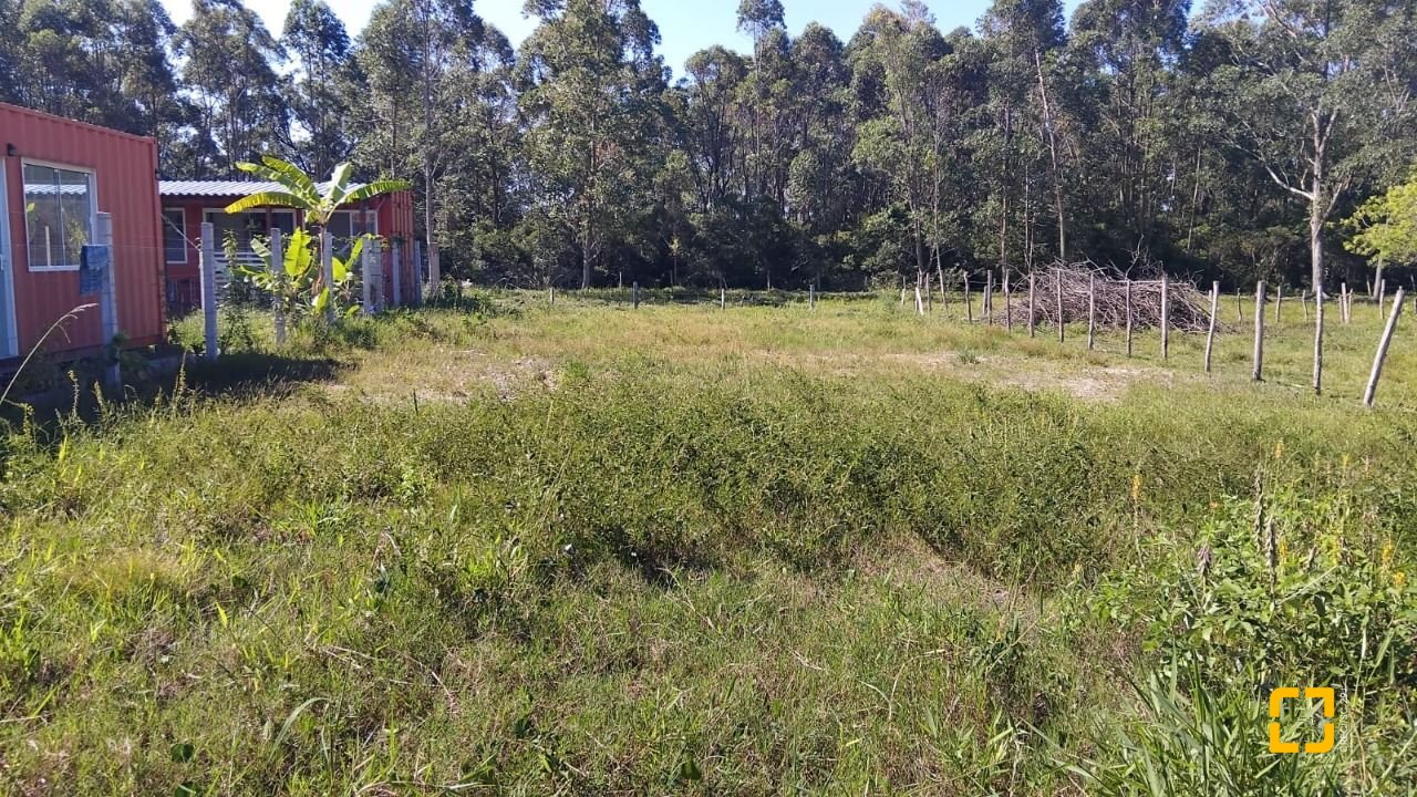 Terreno com 364m², no bairro São João do Rio Vermelho em Florianópolis
