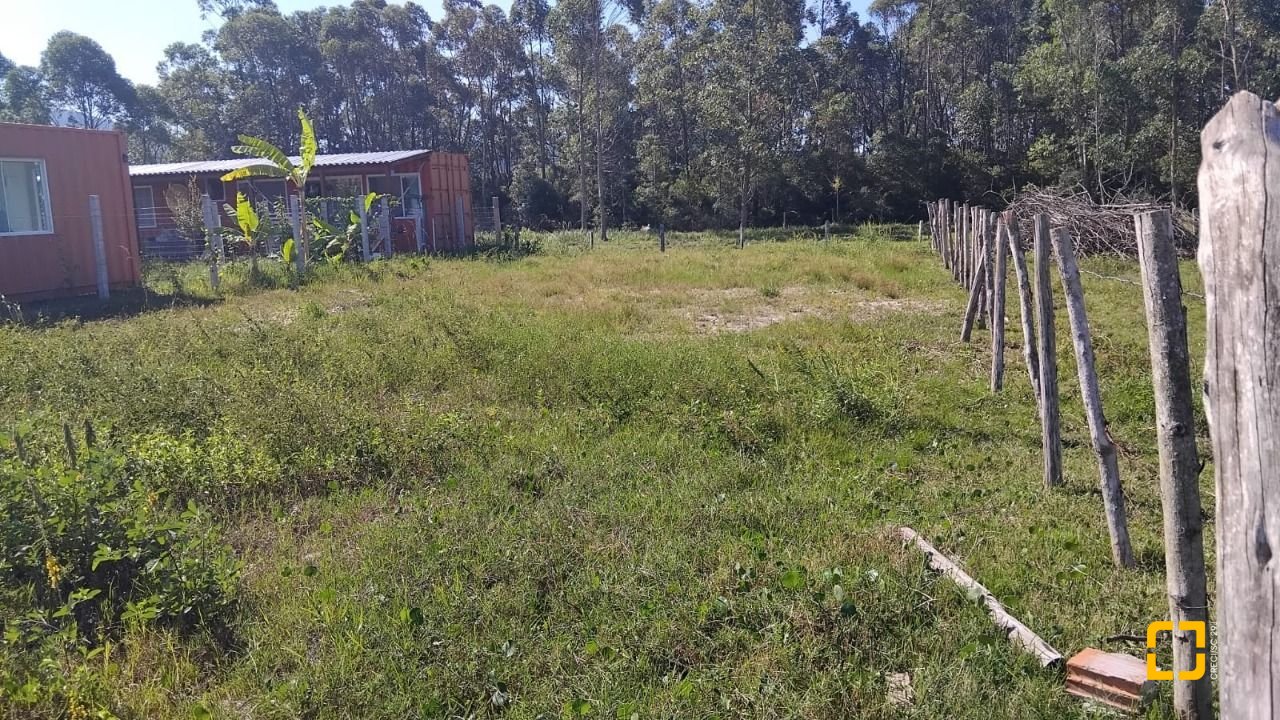 Terreno com 364m², no bairro São João do Rio Vermelho em Florianópolis
