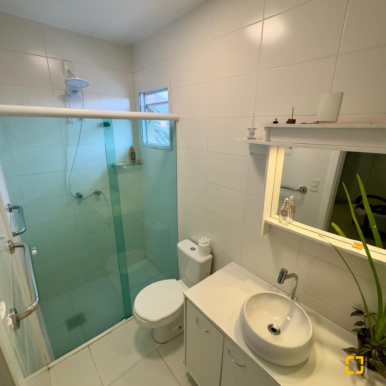Casa com 169m², 6 quartos (sendo 1 suíte), 1 garagem, no bairro Campeche em Florianópolis