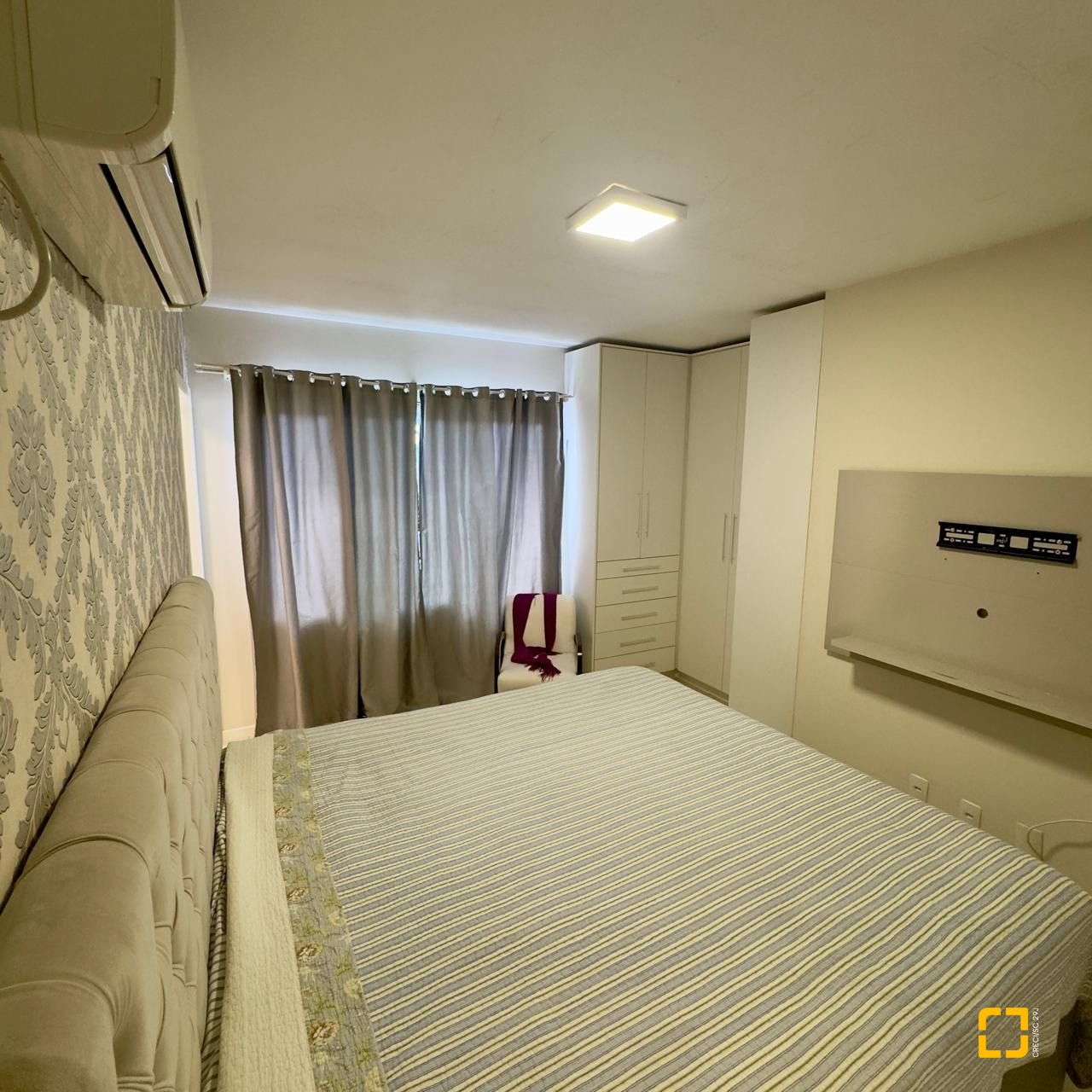 Casa com 169m², 6 quartos (sendo 1 suíte), 1 garagem, no bairro Campeche em Florianópolis