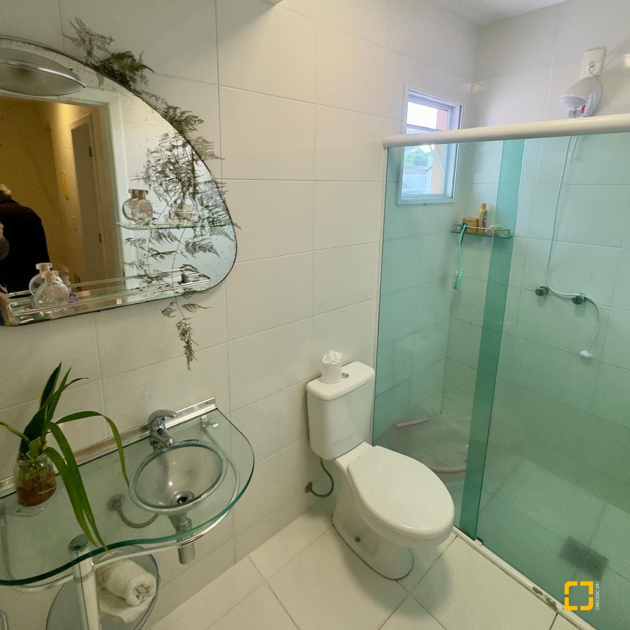 Casa com 169m², 6 quartos (sendo 1 suíte), 1 garagem, no bairro Campeche em Florianópolis