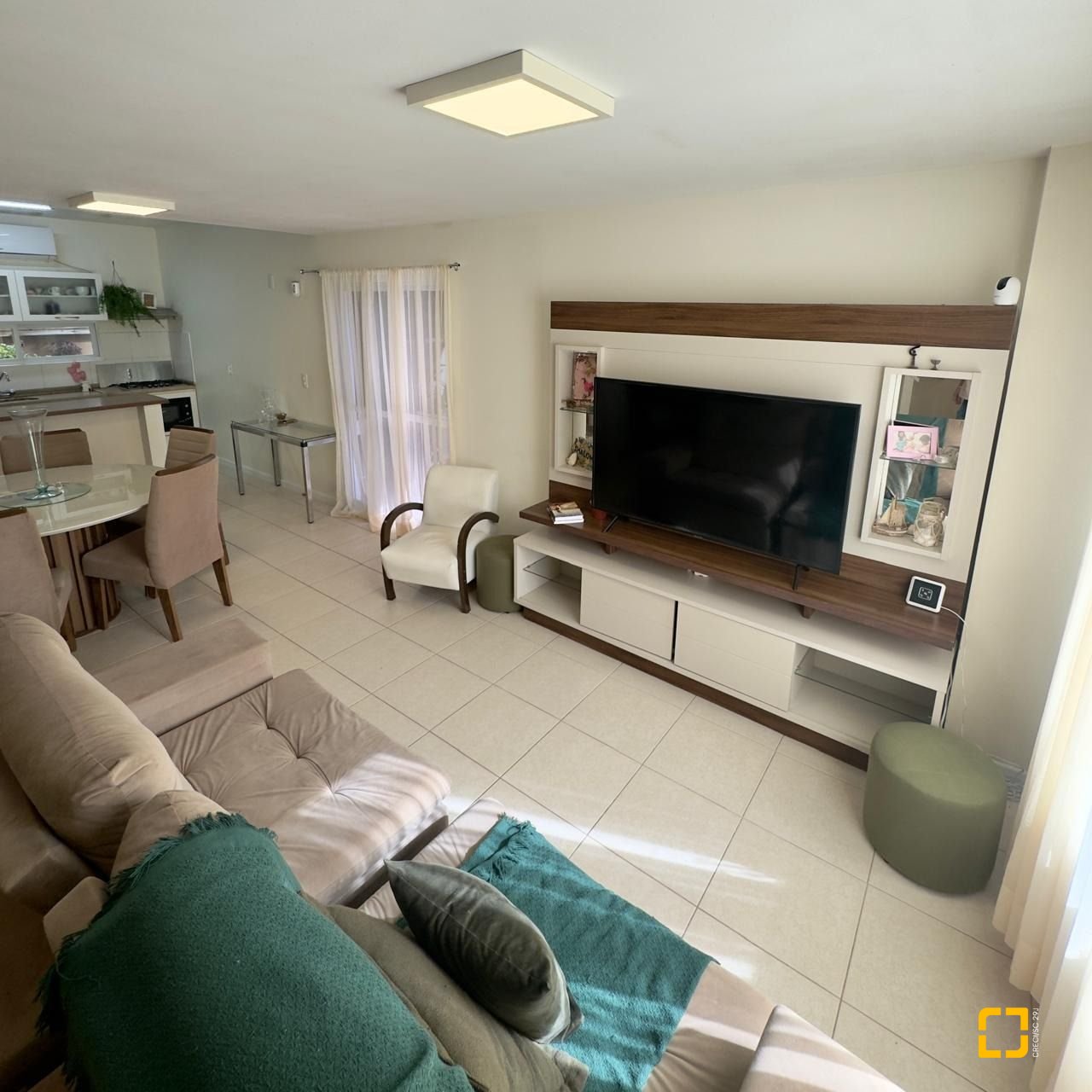 Casa com 169m², 6 quartos (sendo 1 suíte), 1 garagem, no bairro Campeche em Florianópolis