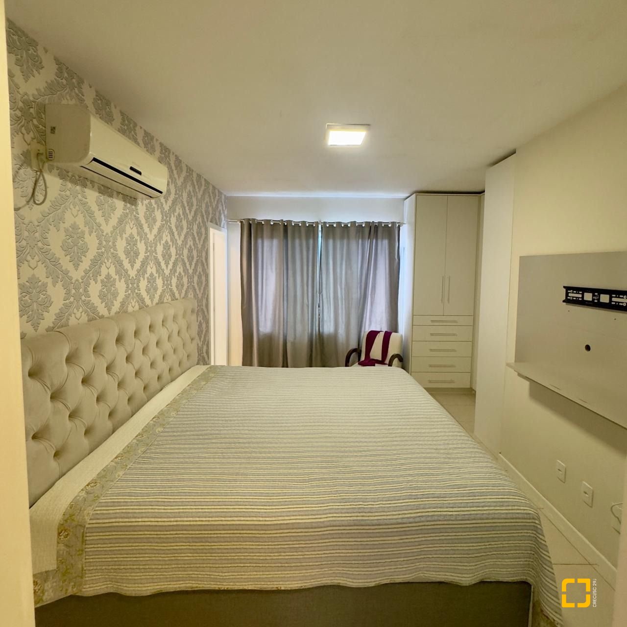 Casa com 169m², 6 quartos (sendo 1 suíte), 1 garagem, no bairro Campeche em Florianópolis